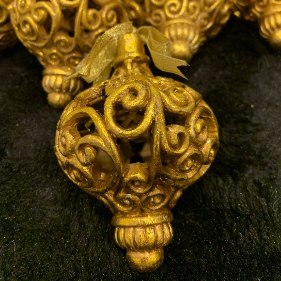 Gold swirl holiday ornaments great for the Christmas tree - set of 11 - Picture 3 of 4